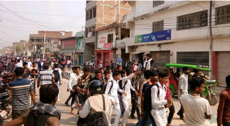 प्रश्नपत्र बाहिरिएपछि प्रदेश २ मा तनाव : मुख्यमन्त्री कार्यालय घेराउ