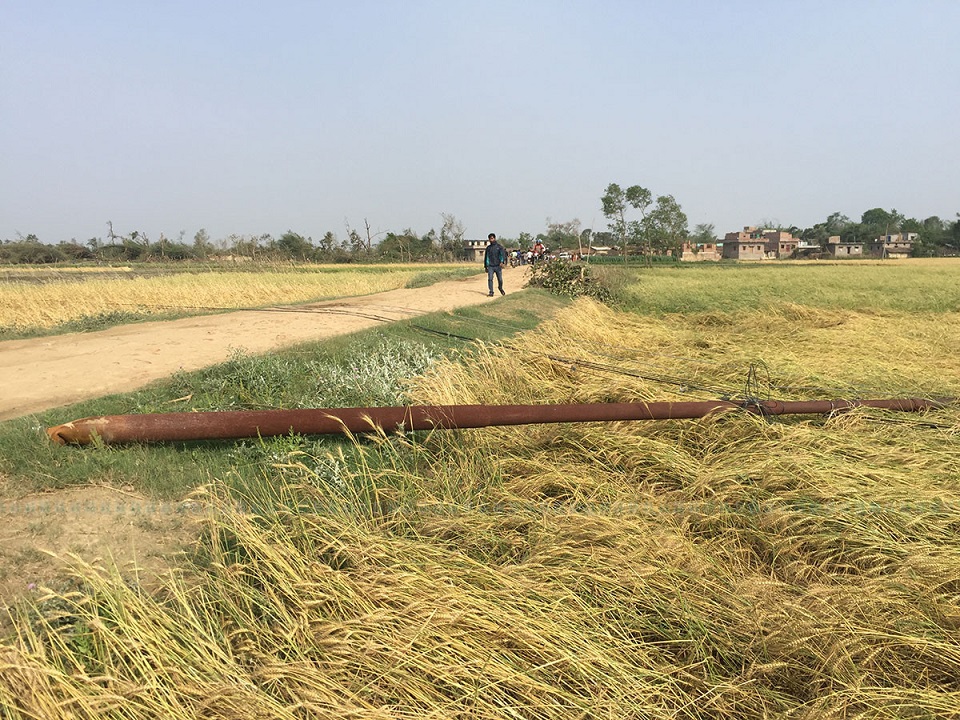 वीरगञ्जका अस्पतालमा पनि छैन बिजुली, हावाहुरीले २ हजार पोल ढल्दा १५ करोड क्षति