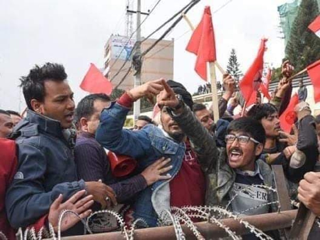 प्रतिपक्ष दलका ११ विद्यार्थी संगठनले बैशाख १३ गते राजधानीमा सरकार विरुद्ध प्रदशन गर्दै