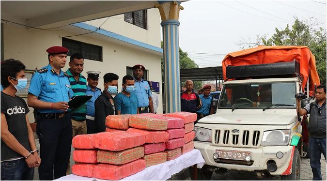 मकवानपुरबाट लागूऔषधसहित ३ जना पक्राउ