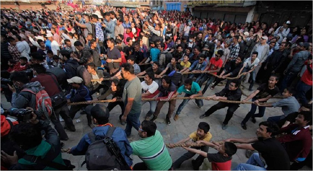 भक्तपुरमा बिस्केटको अन्तिम दिन ढुंगा हानाहान, नौजना घाइते