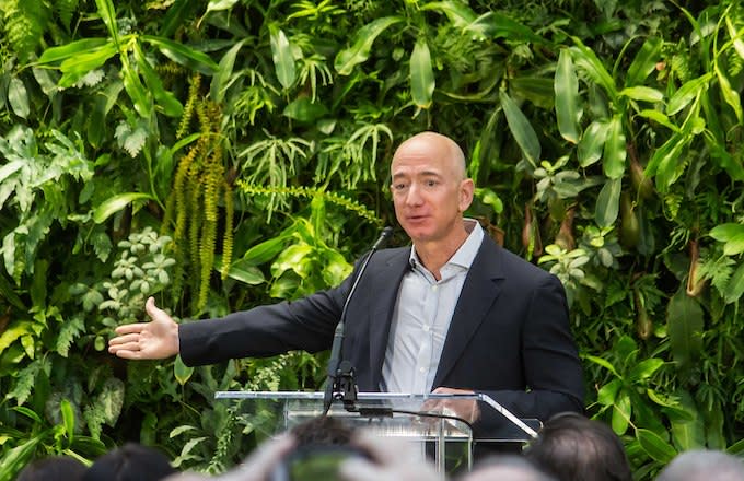 Jeff Bezos’ Ex-Wife MacKenzie Will Get $35 Billion of Amazon Stock in Divorce Settlement