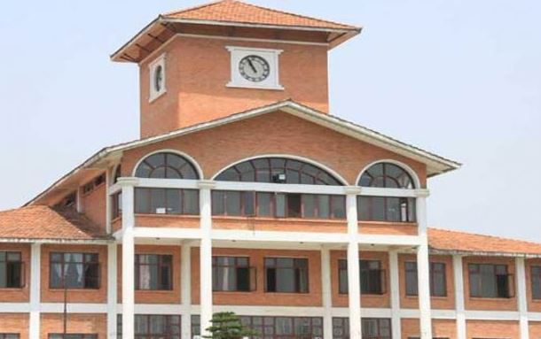 त्रिविमा बेथितिः एक व्यक्तिका नाममा दुई पद