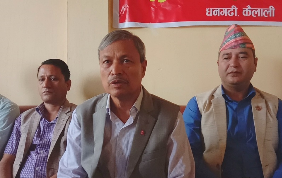 प्रधानमन्त्रीलाई रावलको प्रश्न : वडाध्यक्षले मुम्बईबाट भिडियो कन्‍फ्रेन्‍स गर्छु भने के गर्ने?