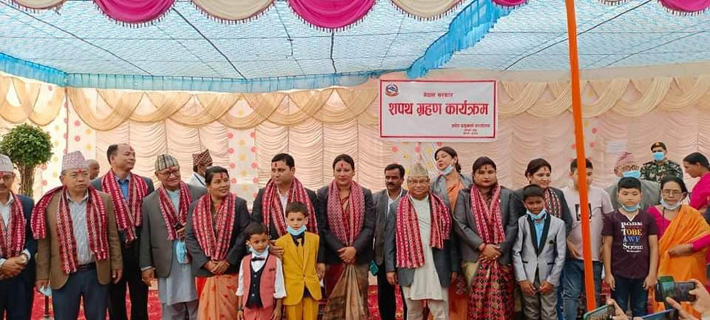 लुम्बिनीमा १७ सदस्यीय मन्त्रिमण्डल, १० मन्त्रीले लिए शपथ