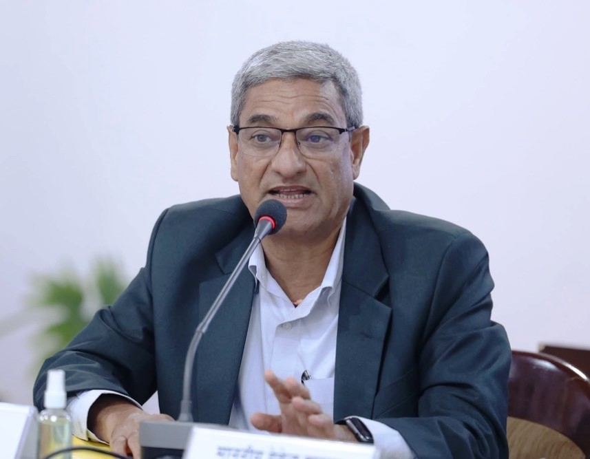 गृहमन्त्री रमेश लेखकले दिए राजीनामा