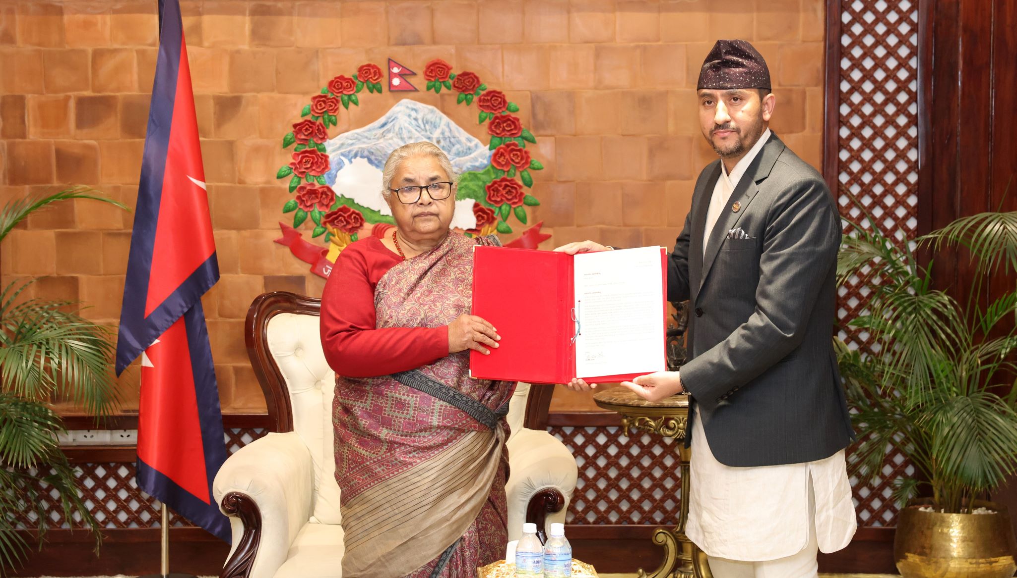 दुई संघीय मन्त्रीले दिनुभयो पदबाट राजीनामा