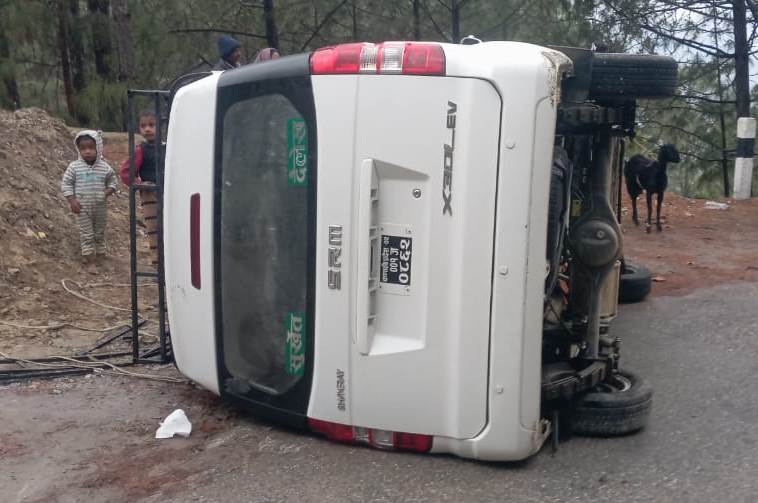 इभी गाडी दुर्घटना एक महिला घाइते